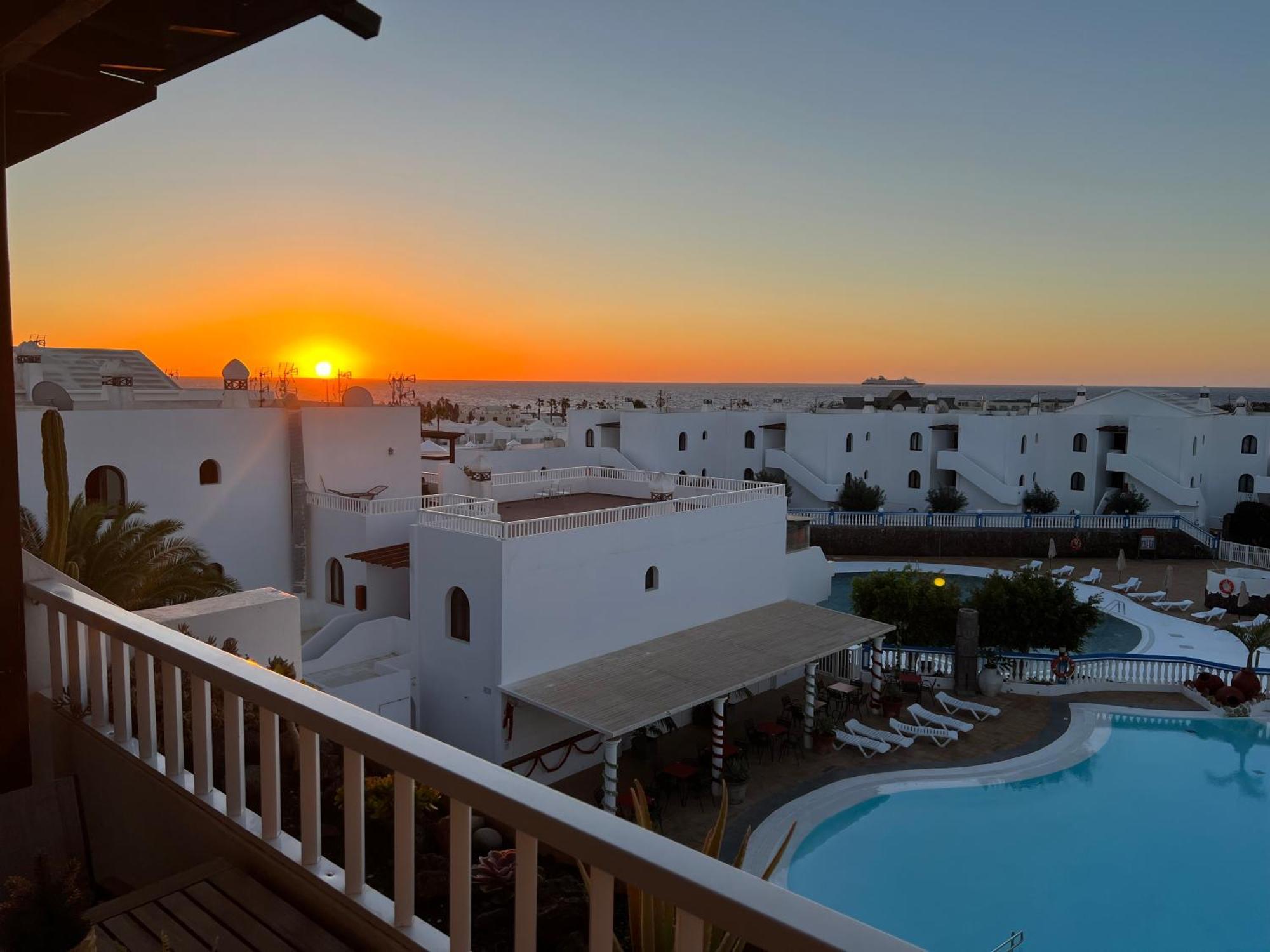 New Pools Wonderful Views Ac Apartman Costa Teguise Kültér fotó